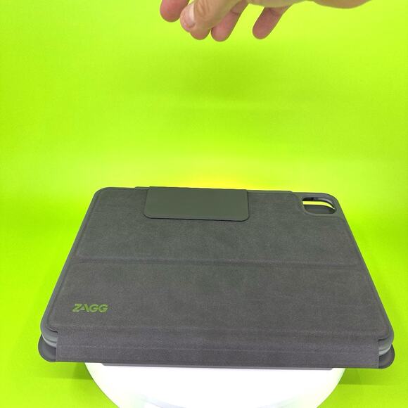 ZAGG Keyboard iPad Air 11" (M3)/ Pro 11" (Gen 1,2,3,4) & iPad Air (Gen 4,5,& M2) - Picture 3 of 9